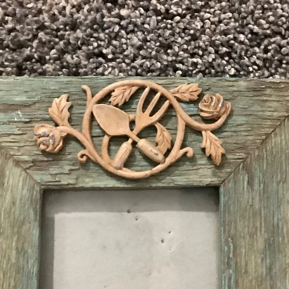 Vtg Russ Berrie In The Garden Rustic Picture Frame Garden Tool Handpainted 6”x6”
